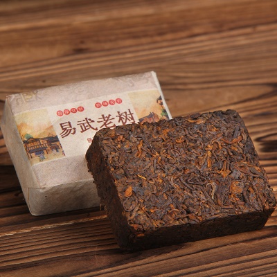 云南普洱茶2015年老料熟茶易武正山易武老树砖茶
