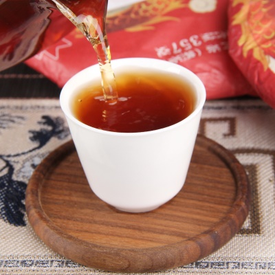 龙饼普洱龙年生肖陈香熟饼金龙古树