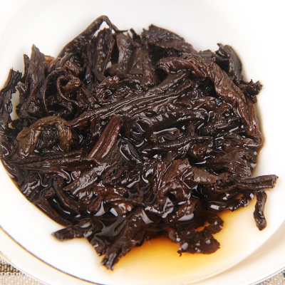 龙饼普洱龙年生肖陈香熟饼金龙古树