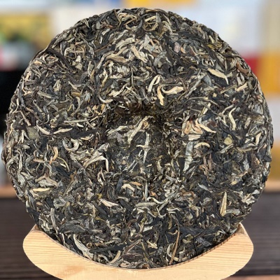 大雪山 357g 普洱茶生茶