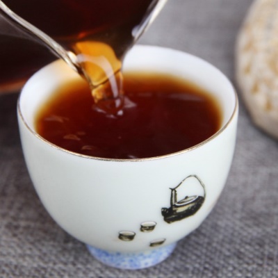 100克云南普洱茶叶 七子饼茶金芽小饼 熟茶 宫廷普洱茶饼