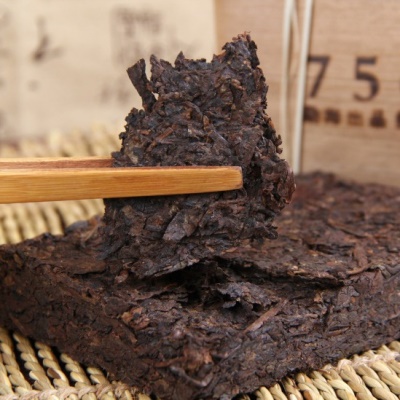 7562 经 典老熟茶 普洱茶砖250g